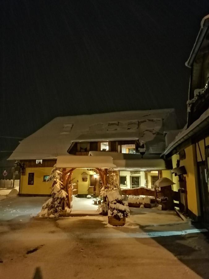 Landgasthof Plohnbachtal Ug Hotell Lengenfeld  Exteriör bild